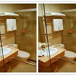 Greentree Inn Shanghai South Railway Station Xujiahui Stadium Subway Station Shell Hotel